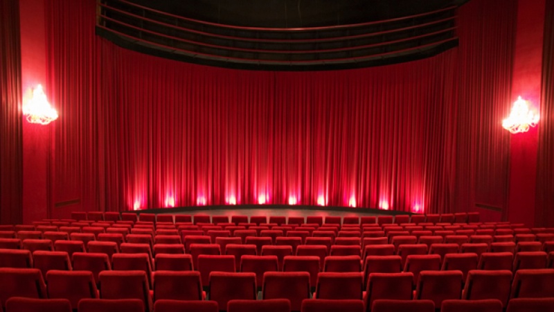 Mă bântuie gândul că nu eu am ales teatrul, ci el pe mine! Mă bântuie gândul că nu eu am ales teatrul, ci el pe mine!