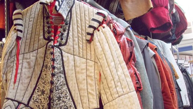 Costumul, în teatralitatea lui Costumul, în teatralitatea lui
