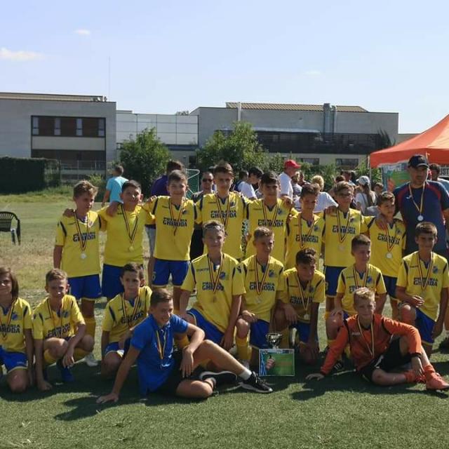 Suntem una din grupările cele mai apreciate din zonă Suntem una din grupările cele mai apreciate din zonă