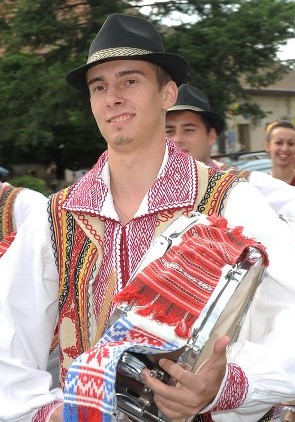 Învață să joci, nu să dansezi!