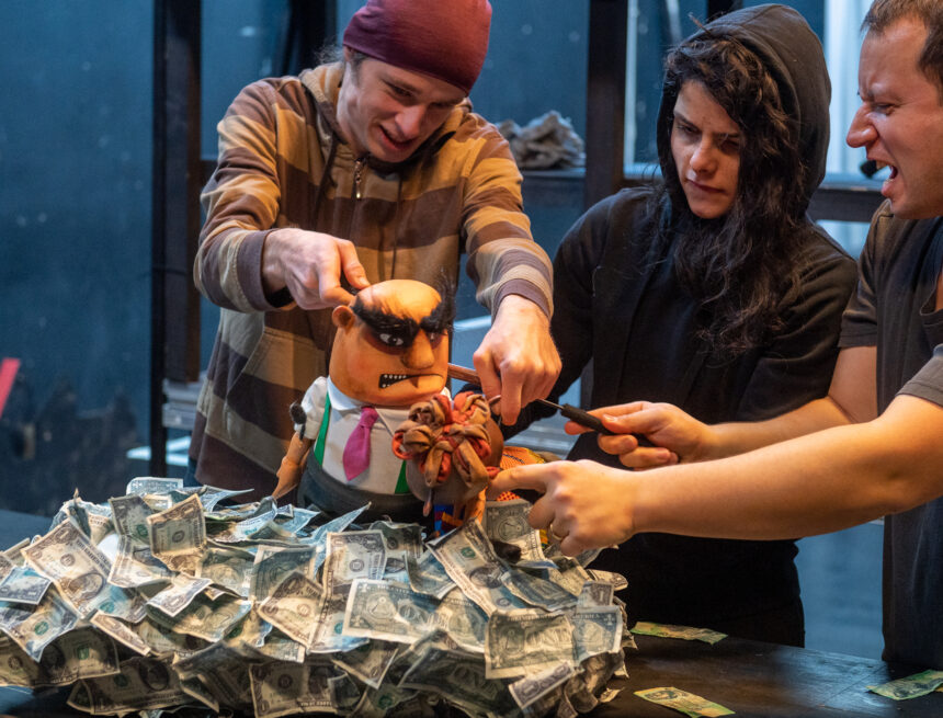 Premieră la Teatrul ”Csiky Gergely” Premieră la Teatrul ”Csiky Gergely”