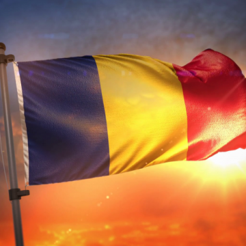 La mulți ani, România! La mulți ani, România!