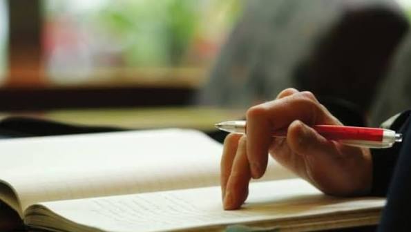 Manell, scriitor obscur Manell, scriitor obscur