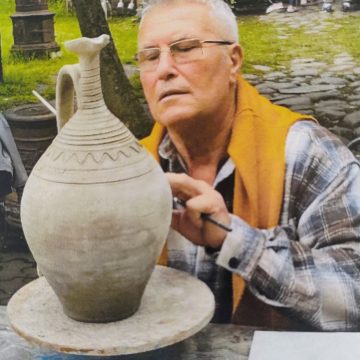Când lutul se retrage în sine, neuitarea Când lutul se retrage în sine, neuitarea